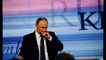 Путин: решения не платить пенсию работающим пенсионерам нет